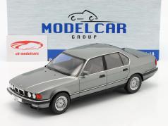 BMW 740i (E32) Cinza metallic 1:18 Model Car Group
