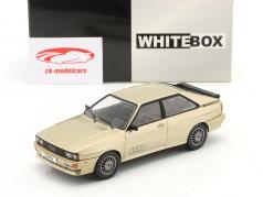Audi Quattro ベージュ / 金 メタリック 1:24 WhiteBox