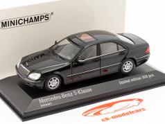 Mercedes-Benz classe S (W220) Ano de construção 1998 Preto 1:43 Minichamps