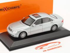 Mercedes-Benz Classe S (W220) Anno di costruzione 1998 d&#39;argento metallico 1:43 Minichamps