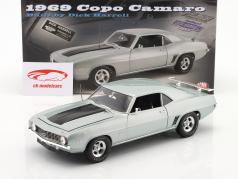Chevrolet Copo Camaro by Dick Harrell Bouwjaar 1969 cortez zilver 1:18 GMP