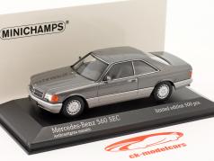 Mercedes-Benz 560 SEC (C126) ano de construção 1986 cinza antracito metálico 1:43 Minichamps