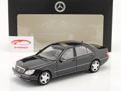 Mercedes-Benz AMG S 55 (V220) ano de construção 1999-2002 cinza téctico 1:18 Norev
