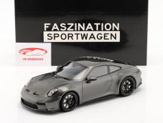 Porsche 911 (992) GT3 Touring 2022 gris ágata metálico / negro llantas 1:18 Minichamps