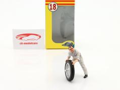 Mechanic Georges in white overall 1930s years figure 1:18 LeMansMiniatures