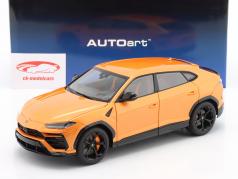 Lamborghini Urus Год постройки 2018 северное сияние апельсин 1:18 AutoArt