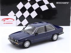 BMW 323i (E30) 豪华轿车 建设年份 1982 深蓝 1:18 Minichamps