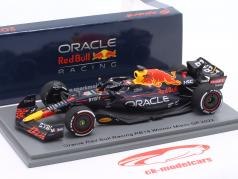 M. Verstappen Red Bull RB18 #1 ganhador Miami GP Fórmula 1 Campeão mundial 2022 1:43 Spark