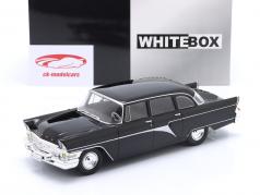 GAZ 13 Chaika Año de construcción 1960 negro 1:24 WhiteBox