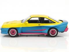 Opel Manta B Mattig film Manta Manta (1991) gul / blå metallisk / pink 1:18 Model Car Group