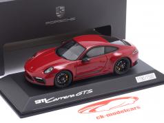 Porsche 911 (992) Carrera GTS 建设年份 2022 胭脂红 1:43 Spark