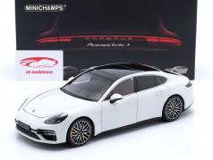 Porsche Panamera Turbo S Año de construcción 2020 blanco metálico 1:18 Minichamps