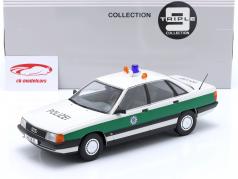 Audi 100 C3 policía Año de construcción 1989 verde / blanco 1:18 Triple9