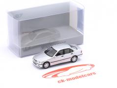 BMW M3 (E36) Année de construction 1994 argent 1:87 Minichamps