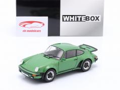 Porsche 911 (930) Turbo Année de construction 1974 vert métallique 1:24 WhiteBox