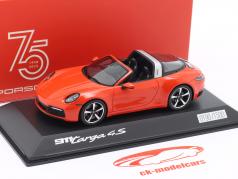 Porsche 911 (992) Targa 4S Byggeår 2020 lava orange 1:43 Spark