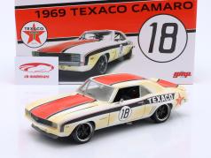 Chevrolet Camaro Texaco #18 Ano de construção 1969 branco / vermelho 1:18 GMP