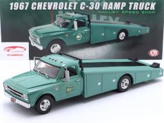 Chevrolet C30 Ramp Truck "Holley Speed Shop" Bouwjaar 1967 groente 1:18 GMP