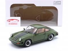 Porsche 911 SC Ano de construção 1978 verde oliva 1:18 Solido