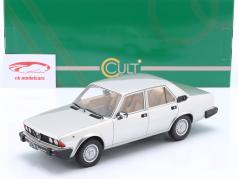 Alfa Romeo Alfa 6 2.5 （タイプ 119) 1979-83 銀 1:18 Cult Scale