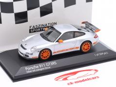 Porsche 911 (997.1) GT3 RS 建设年份 2006 银 / 橙子 1:43 Minichamps