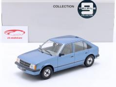 Opel Kadett D Bouwjaar 1984 blauw metalen 1:18 Triple9