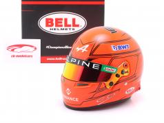 Esteban Ocon #31 BWT Alpine F1 Team formel 1 2023 hjelm 1:2 Bell