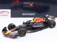 M. Verstappen Red Bull Racing RB18 #1 winnaar Italië GP formule 1 2022 1:18 Minichamps
