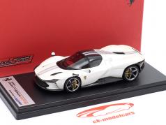 Ferrari Daytona SP3 Ano de construção 2021 Pérola Branca 1:43 Parece esperto