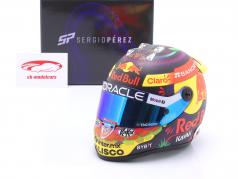 S. Perez Red Bull Racing #11 mexicansk GP formel 1 2023 hjelm 1:2 Schuberth