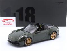 Porsche 911 (992) Targa 4S Год постройки 2020 оливково-зеленый 1:18 GT-Spirit