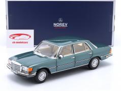 Mercedes-Benz 450 SEL 6.9 Byggeår 1979 benzin blå 1:18 Norev