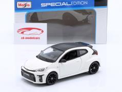 Toyota GR Yaris 建设年份 2021 白色的 1:24 Maisto