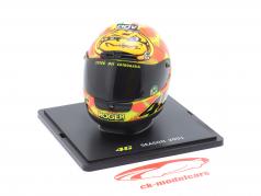 Valentino Rossi #46 Wereldkampioen 500ccm 2001 helm 1:5 Spark Editions