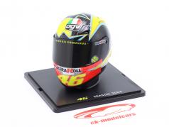 Valentino Rossi #46 MotoGP Weltmeister 2004 Helm 1:5 Spark Editions