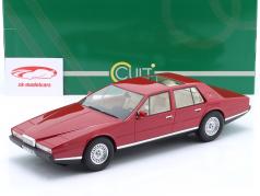 Aston Martin Lagonda Bouwjaar 1985 rood metalen 1:18 Cult Scale