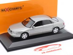 Audi A8 (D2) Año de construcción 1999 plata metálico 1:43 Minichamps