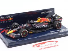 M. Verstappen Red Bull RB18 #1 winnaar VS GP formule 1 Wereldkampioen 2022 1:43 Minichamps