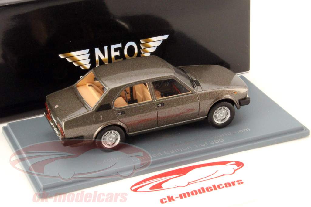 Neo 1:43 Alfa Romeo Alfetta 2000 dun metallic NEO45553 model car 