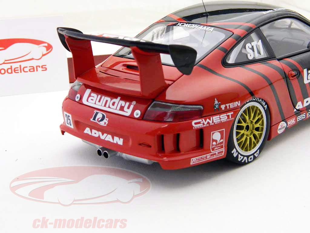 未展示品オートアート1/18Porsche911 GT3 Asia Cap'04