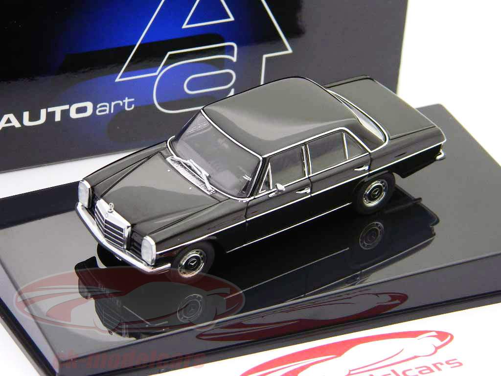 AUTOart Mercedes Benz 220D 1:43