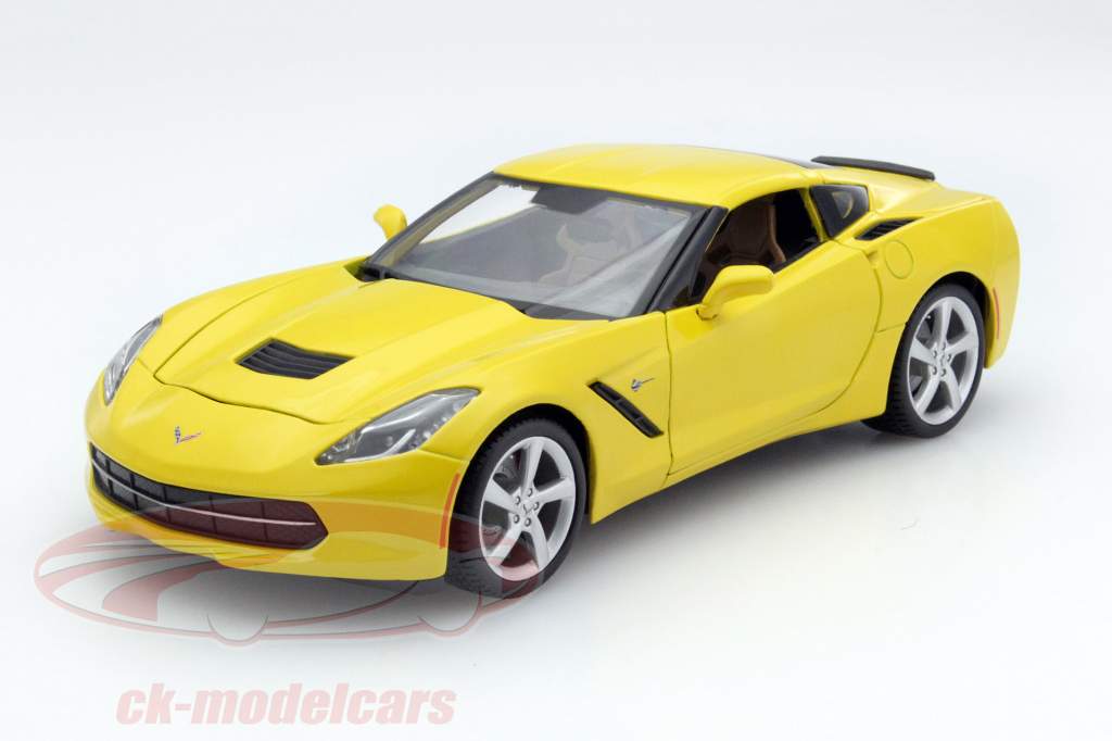 Chevrolet Corvette Stingray år 2014 gul 1:18 Maisto