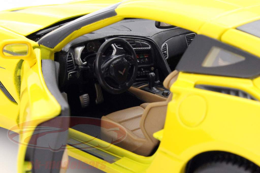 Chevrolet Corvette Stingray 年 2014 黄色 1:18 Maisto