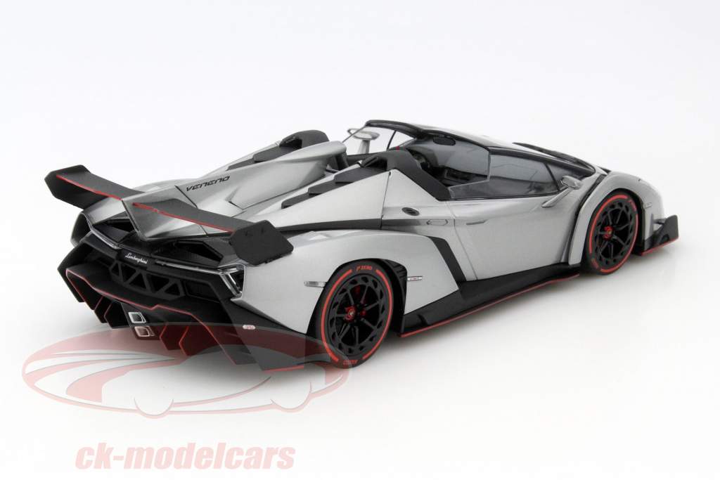 Lamborghini Veneno 1/18 スケール 黒