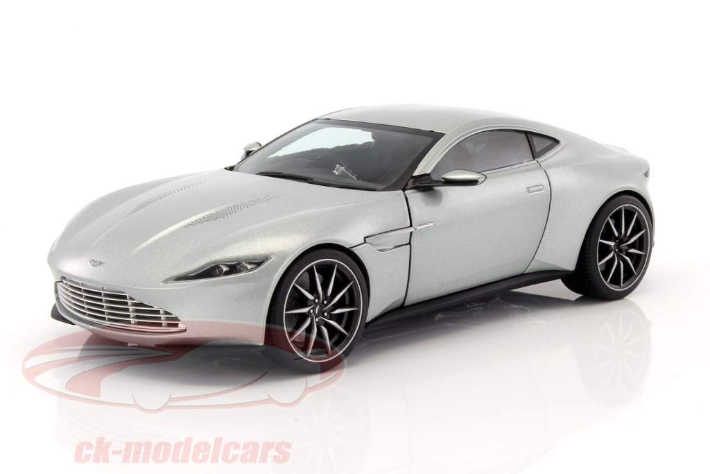 Aston Martin DB10 James Bond Spectre 2015 plata 1:18 HotWheels Elite