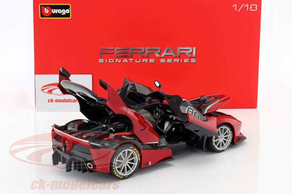 Bburago 1: Ferrari FXX K # 赤 / 黒 Signature R モデル