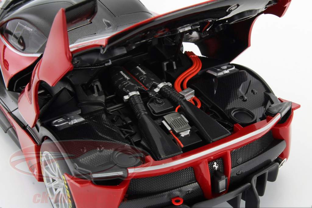 Ferrari FXX-K #88 red / black 1:18 Bburago Signature