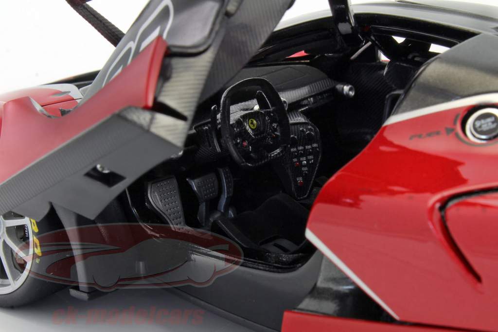 Ferrari FXX-K #88 rood / zwart 1:18 Bburago Signature