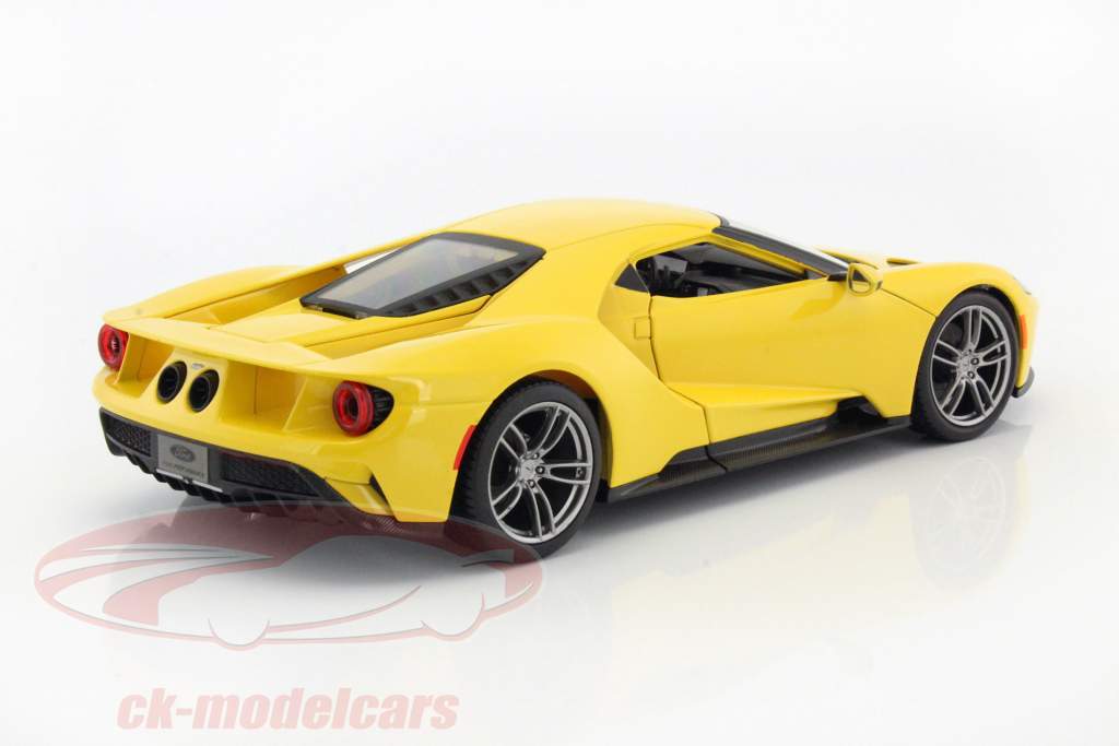 Ford GT year 2017 yellow 1:18 Maisto