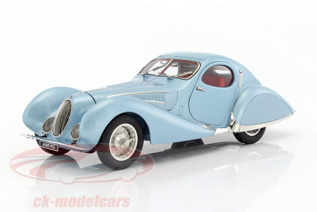 Talbot Lago Coupe T150 C-SS Teardrop Figoni & Falaschi año de construcción 1937-1939 azul claro metálico 1:18 CMC
